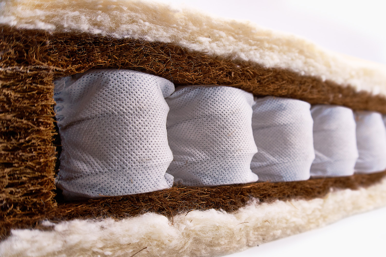 Natural coconut coir with metal pocket springs and lambswool 4
